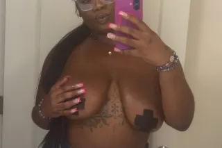 Chocolate Goddess Thick With Big Titties - Image 5